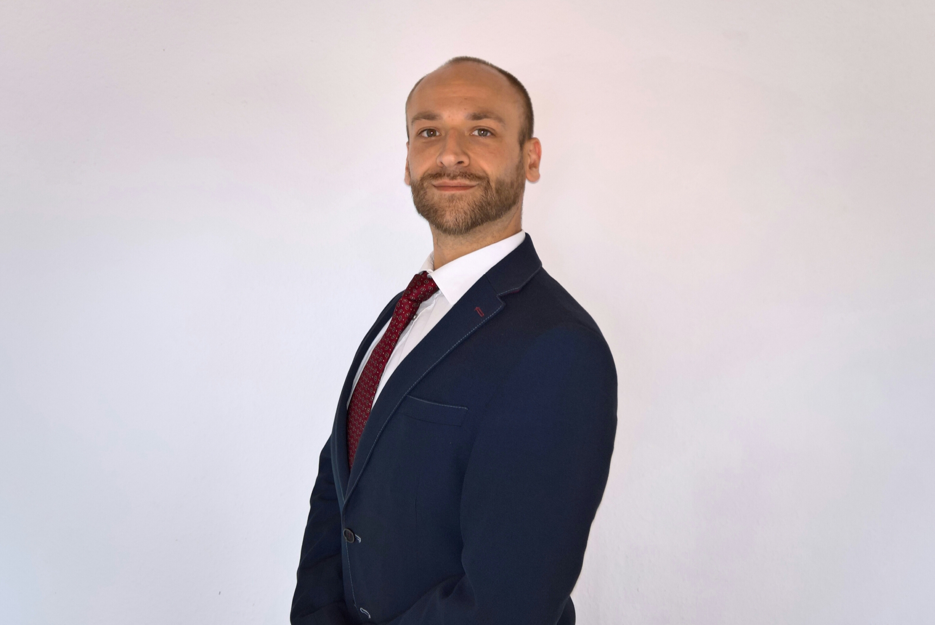 Özay Sen